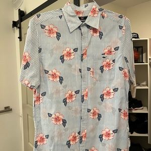 Vineyard Vines Hawaiian Theme Button Up Shortsleeve size Large.